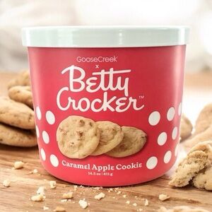 🆕40+Hrs Betty Crocker Caramel Apple Cookie 3 Wick Soy Candle w Essential…